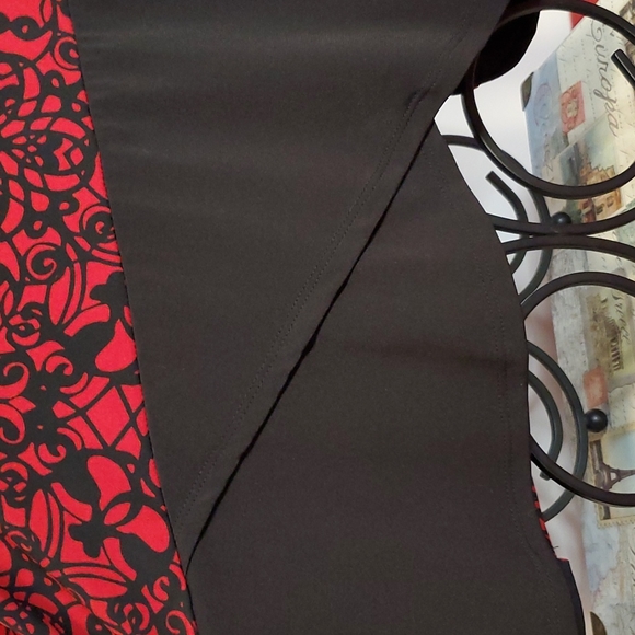 Dana Buchman 'Travel Anywhere' Red black graphic print XXL hem detail - Picture 2 of 10